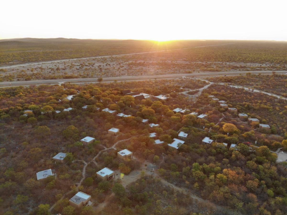 Toshari Lodge Okaukuejo Buitenkant foto